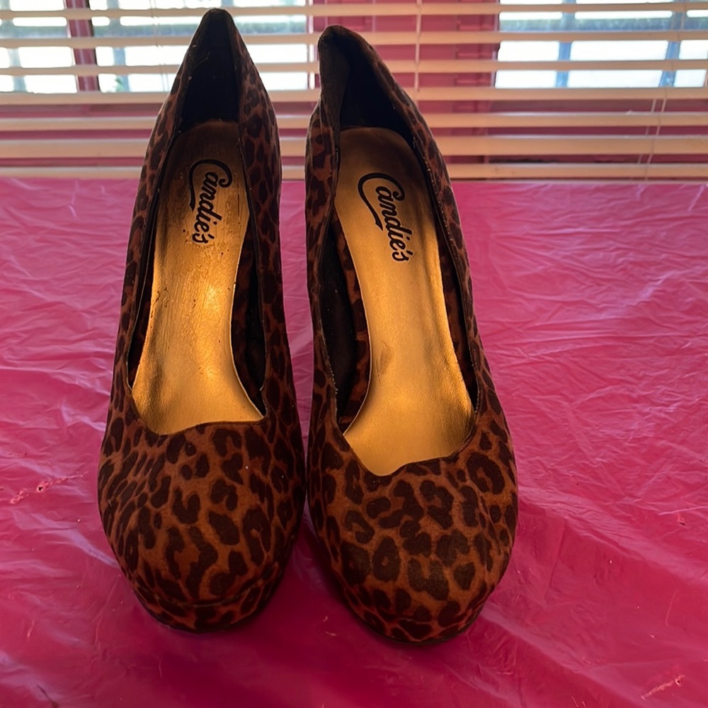 Candies Leopard print platform heels Size 8